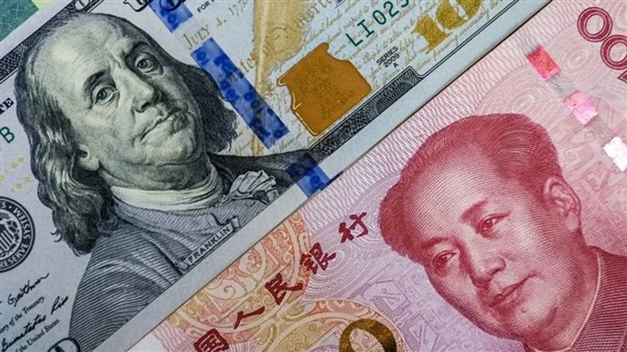 ارتفاع اليوان أمام الدولار: خبير اقتصادي يوضح الأسباب خلال قمة ترامب والصين
